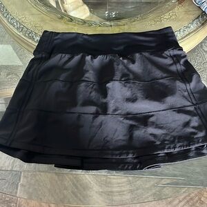 black lululemon skirt